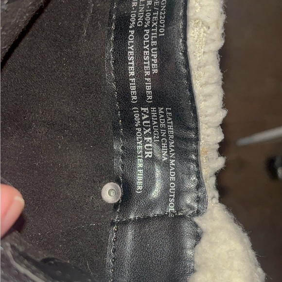 Vintage-Inspired BCBGeneration Coquette Boots - Fuzzy Leather & Chunky Heel - Picture 2 of 3